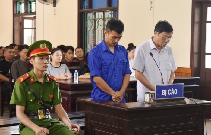 Lĩnh án 25 năm tù vì tội buôn lậu gỗ cẩm lai từ Lào về Việt Nam