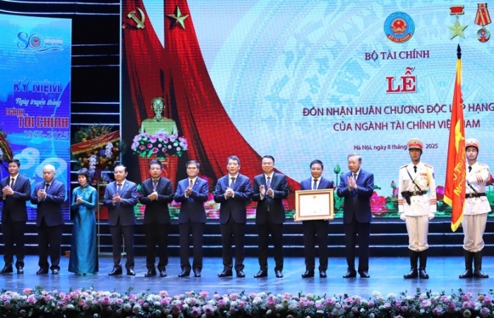 Tổng Bí thư Tô Lâm trao Huân chương Độc lập hạng Nhất cho Bộ Tài chính