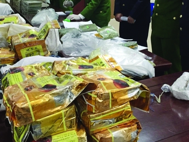 Chuyện “cất vó” tóm gọn 4 đối tượng, 150 bánh heroin và 136 kg ma tuý đá trên biên giới xứ Nghệ
