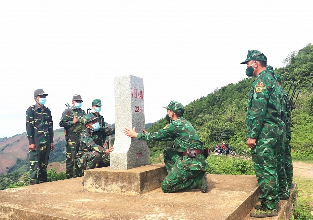 Bộ đội Biên phòng Sơn La luôn phối hợp với lực lượng bảo vệ biên giới của nước CHDCND Lào tuần tra trên các tuyến biên giới.