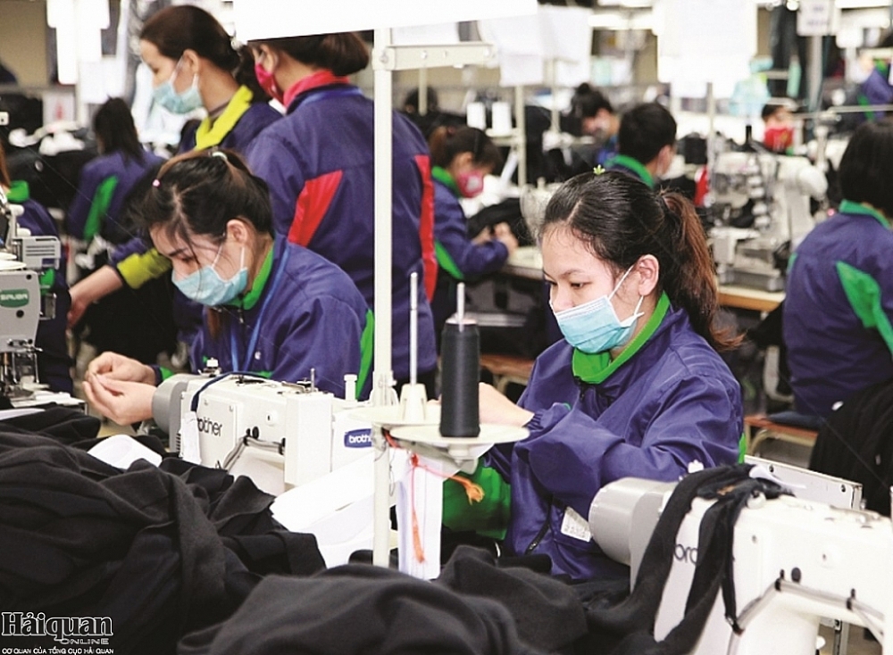 Lao động là vốn quý của doanh nghiệp, đầu tư cho con người là đầu tư cho phát triển.	 	 Ảnh: Xuân Thảo