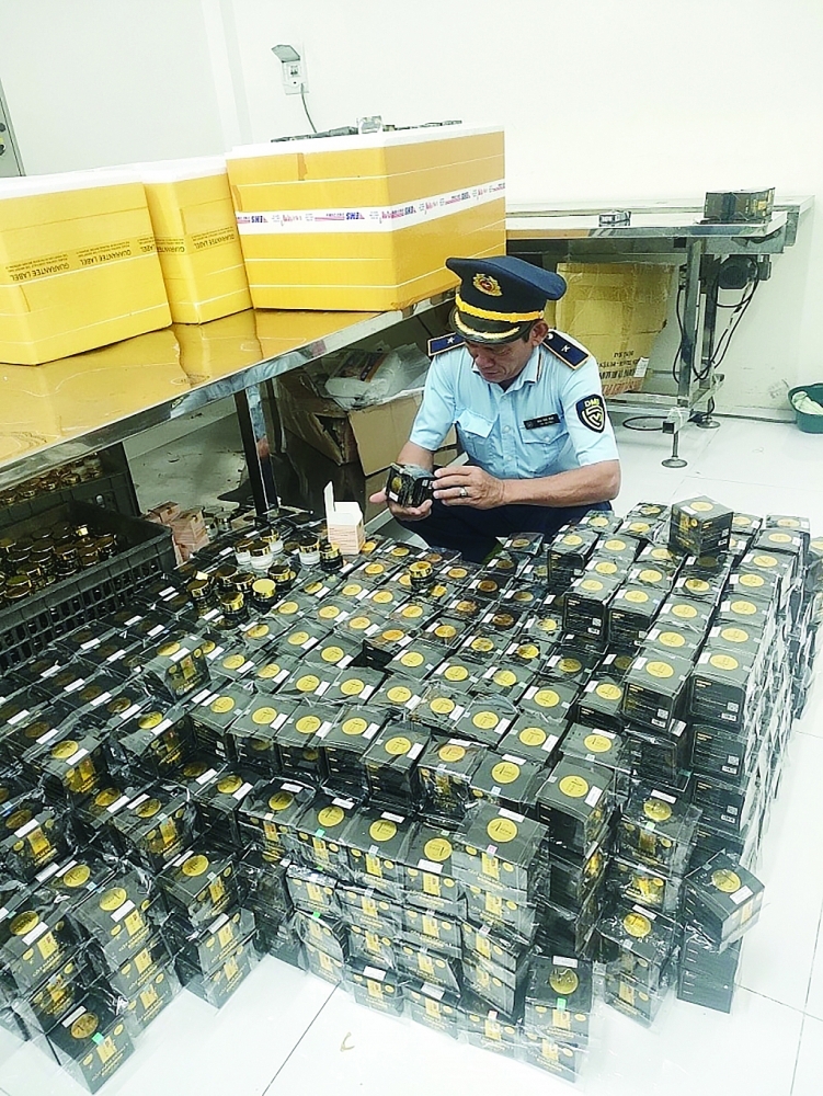 Hàng chục nghìn hộp mỹ phẩm được lực lượng Quản lý thị trường  Bình Định thu giữ trong tháng 11/2022.