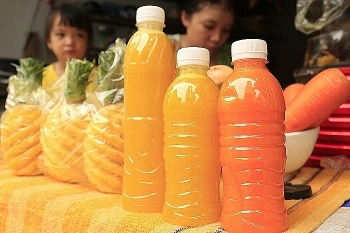 Nước ép trái cây giá rẻ: Vừa uống vừa lo