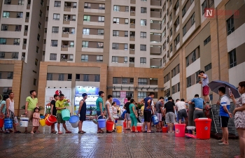 Vào hè, người dân Thủ đô lại lo thiếu nước sạch