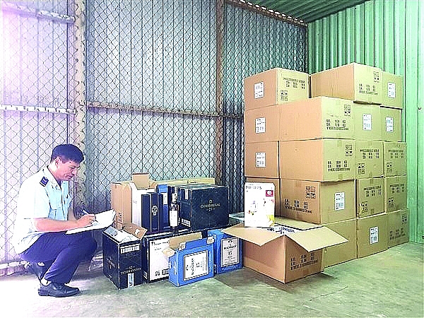 Hải quan Quảng Trị: Quyết liệt chống buôn lậu theo mùa vụ hai quan quang tri quyet liet chong buon lau theo mua vu 128009