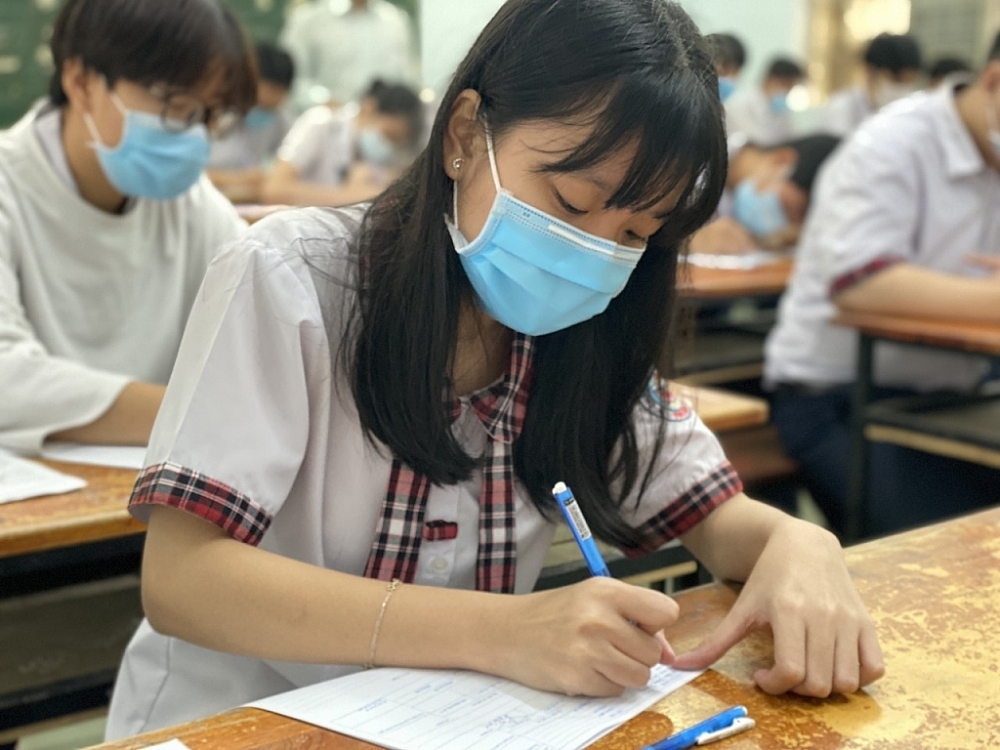 Tại Hà Nội, nhiều giáo viên, phụ huynh đề xuất giảm môn thi thứ tư nhằm giảm áp lực cho thí sinh. Ảnh Thu Dịu