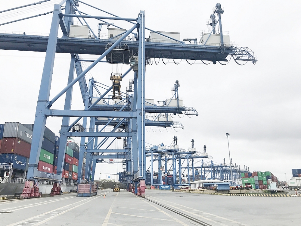 Các cảng biển phía Nam chống dịch và đảm bảo thông thương hàng hóa