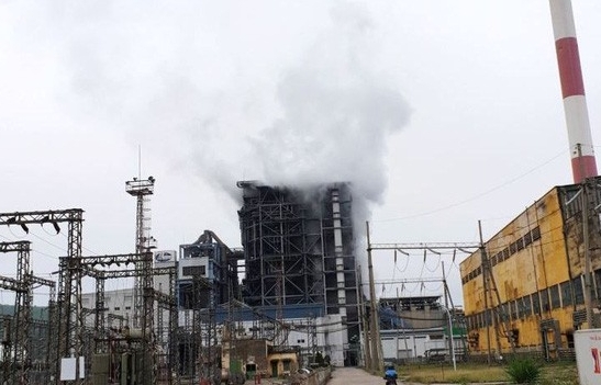 Tiếng nổ lớn tại Công ty Nhiệt điện Uông Bí, khói bốc cao hàng chục mét