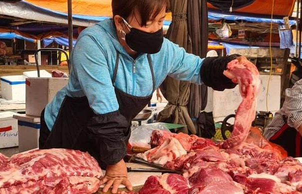 Chợ Hà Nội ế ẩm ngày đầu 'cách ly toàn xã hội'