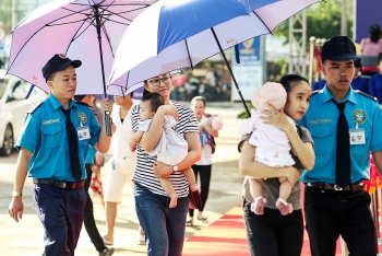 Đông đảo khách hàng đến tiêm chủng ngay ngày đầu khai trương Trung tâm VNVC Đà Nẵng