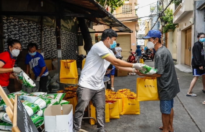 T&T Group tặng 100.000 suất quà tổng trị giá 30 tỷ đồng cho người dân TPHCM gặp khó khăn