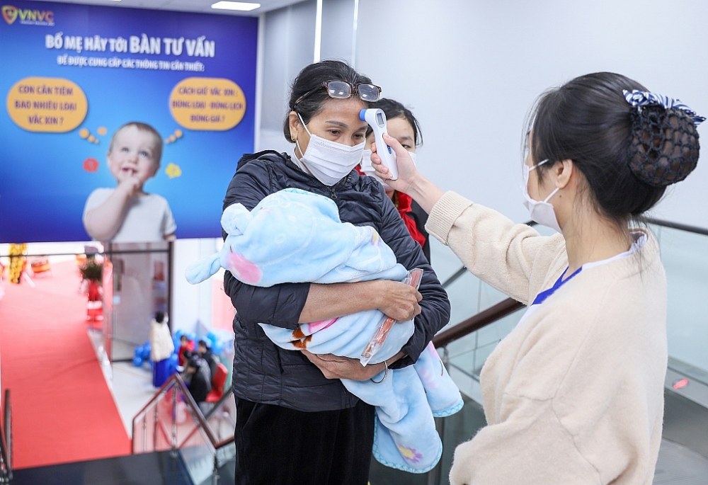 VNVC Hưng Yên khai trương: Người dân được tiêm chủng nhiều vắc xin bình ổn giá trong mùa dịch
