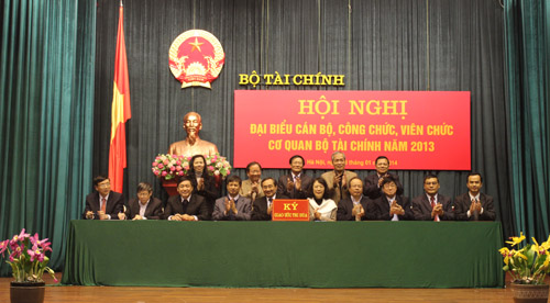 hoi nghi dai bieu cbcc vien chuc co quan bo tai chinh nam 2013