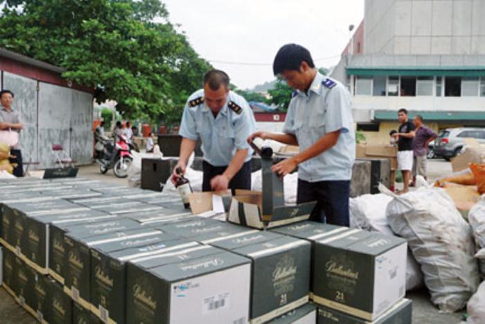 Yêu cầu ngăn chặn triệt để tình trạng nhập lậu thuốc lá, rượu, bia