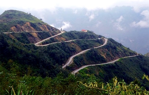 nhan gui troi may tren cua khau sam pun