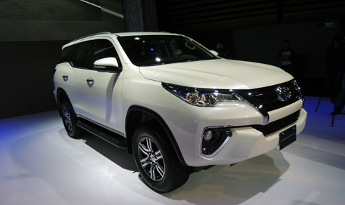 toyota fortuner 2017 nhap nguyen chiec gia nhich tang