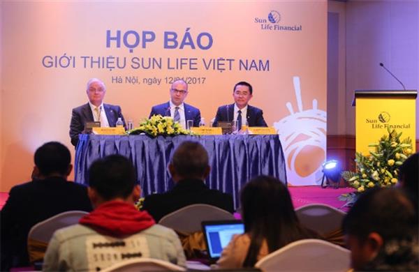 Sun Life Việt Nam phát động kinh doanh 2017 và ra mắt thương hiệu mới