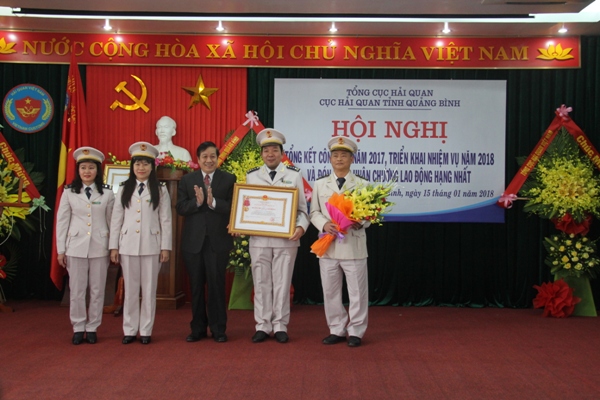 hai quan quang binh don nhan huan chuong lao dong hang nhat