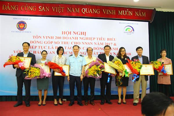 Hải quan TP.HCM: Tôn vinh 200 doanh nghiệp nộp thuế tiêu biểu