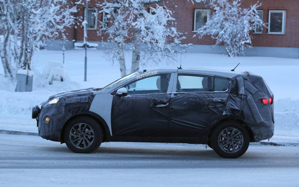 kia sportage 2016 lan dau lo anh chay thu