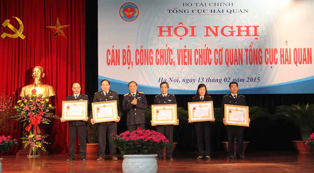 can bo cong chuc hai quan quyet tam hoan thanh nhiem vu 2015