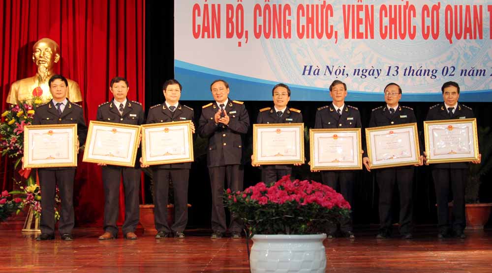 can bo cong chuc hai quan quyet tam hoan thanh nhiem vu 2015