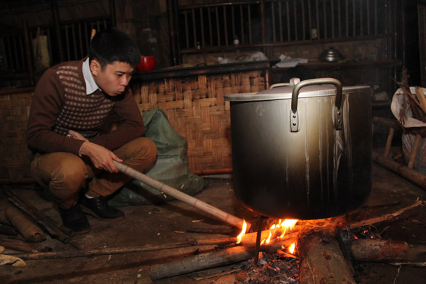 ngay tet di goi banh chung