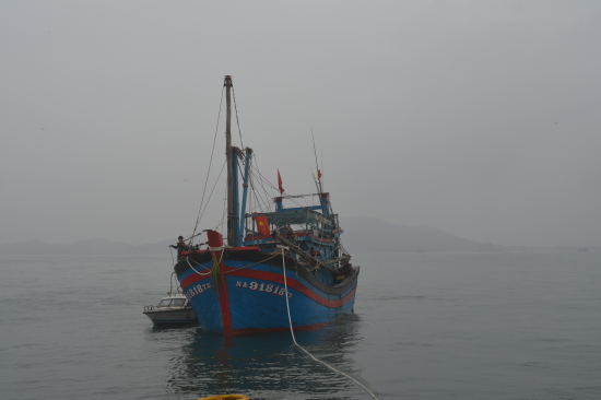 bien phong nghe an cuu 9 thuyen vien va tau ca bi hong may