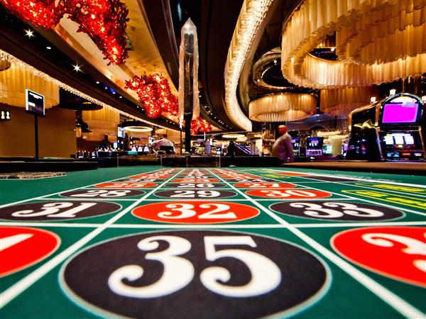 Thí điểm cho phép người Việt Nam được chơi casino trong nước