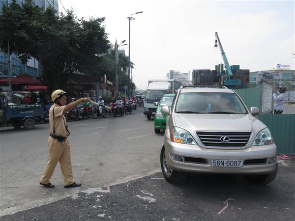 phan luong mot so tuyen duong cua ngo tan son nhat