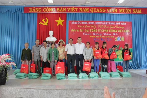 vedan viet nam mang mua xuan den voi nguoi ngheo