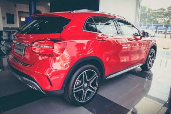 can canh mercedes benz gla250 4matic tai tphcm