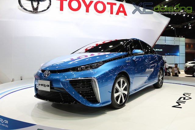 xe sedan tuong lai toyota mirai ra mat khach hang asean