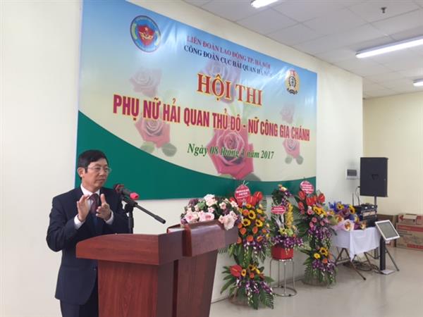 can bo nu hai quan ha noi thi tai tai ngay hoi nu cong gia chanh