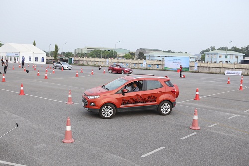 Rèn kỹ năng lái xe an toàn hướng tới lái xe trẻ tuổi