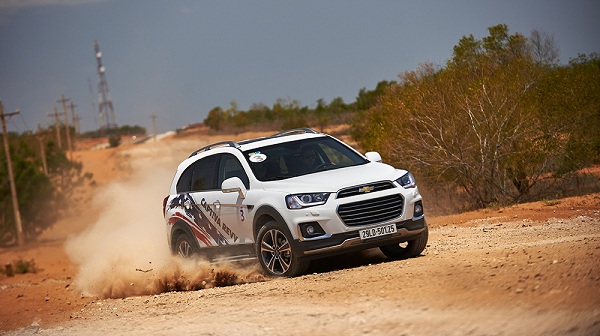 Chevrolet Captiva Revv: Lướt cùng ánh mặt trời