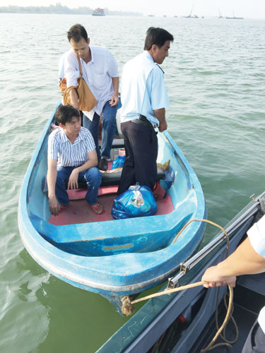 hang lau vuot song