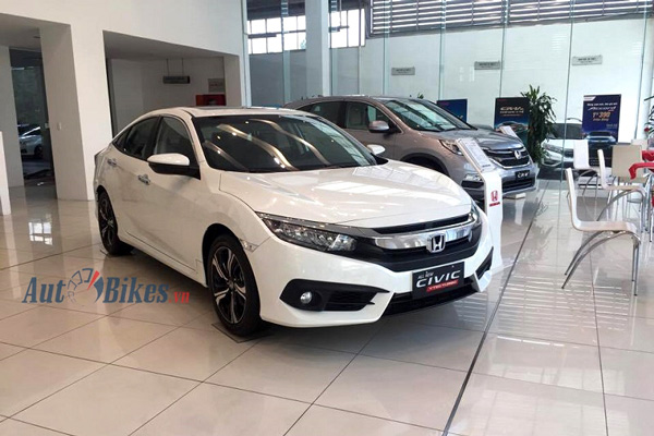 thang 4 o to honda dua giam gia toi 100 trieu dong