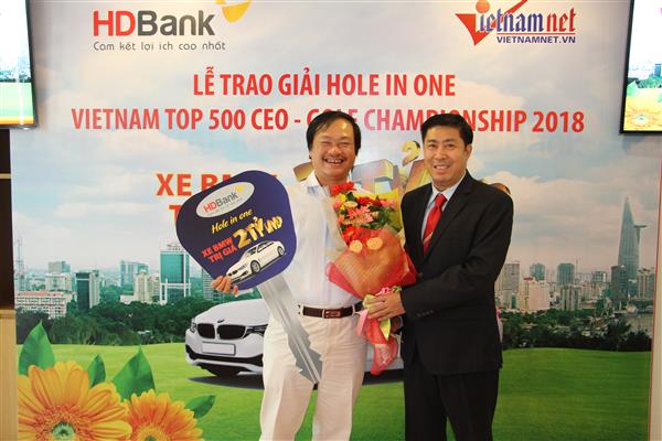 HDBank trao tặng xe BMW cho chủ nhân cú hole