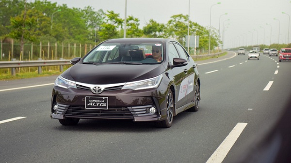 trai nghiem nhung mau xe ckd cua toyota quen ma la