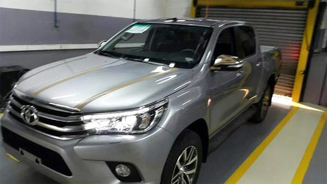 Toyota Hilux 2016 sẽ chính thức ra mắt vào ngày 21