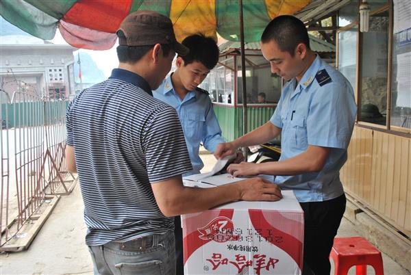 Lạng Sơn: Kiểm soát chặt vận chuyển hàng hóa qua biên giới