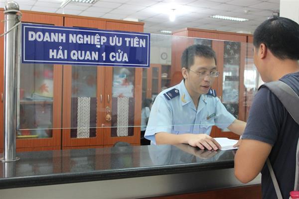 Hải quan TP.HCM: Nhiều giải pháp triển khai Nghị quyết 19