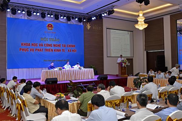 Đầu tư cho khoa học công nghệ: Đến lúc thôi “trông chờ” vào ngân sách