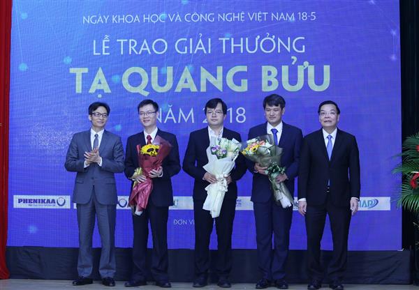 vinh danh 3 nha khoa hoc dat giai thuong ta quang buu nam 2018