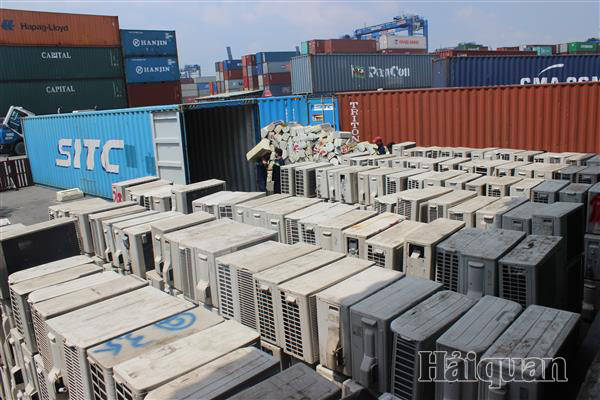 Phát hiện 3 container hàng điện lạnh nhập lậu qua cảng Cát Lái