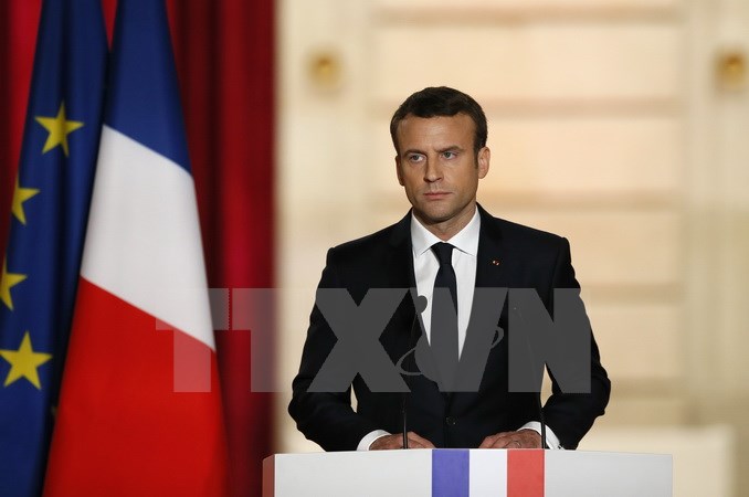 Tổng thống Emmanuel Macron vẽ lại bản đồ chính trị của nước Pháp