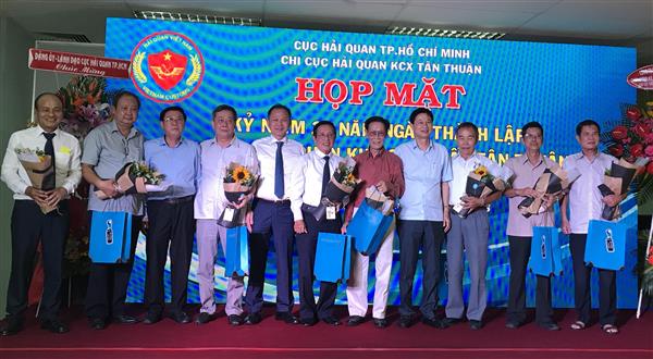 hai quan kcx tan thuan 25 nam dong hanh cung cac doanh nghiep fdi