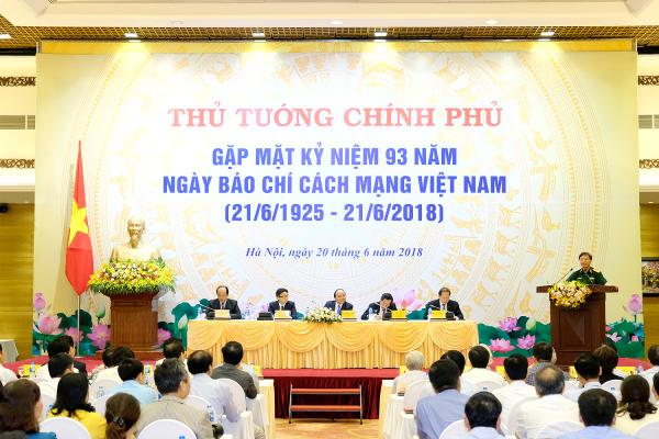 thu tuong de nghi bao chi tich cuc phan bac thong tin sai trai tren mang xa hoi