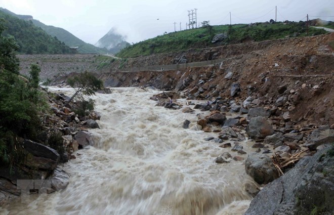 nhieu thi sinh o tinh lai chau phai vang mat do mua lu